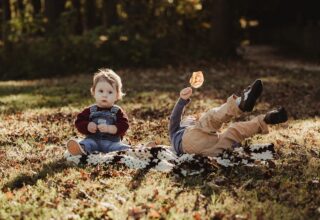 Boys will be boys! 😂🍂 Sometimes the best photos are the ones you never planned.

#FamilyPhotography #Brothers #FabyanForestPreserve #GenevaIL #ElginFamilyPhotographer LibbyLouImages