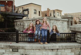 Four beautiful sisters, four different personalities, and one sweet moment together. ❤️ These girls sure have grown up since I last saw them in 2020! 

SisterLove #SiblingPhotos #FamilyPhotography #elginfamilyphotographer